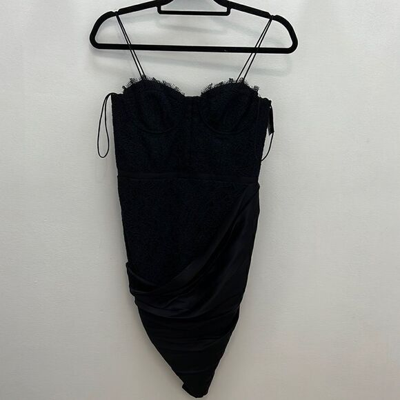 Alice + Olivia Dresses & Skirts - Alice+Olivia Dress 👸🏻  